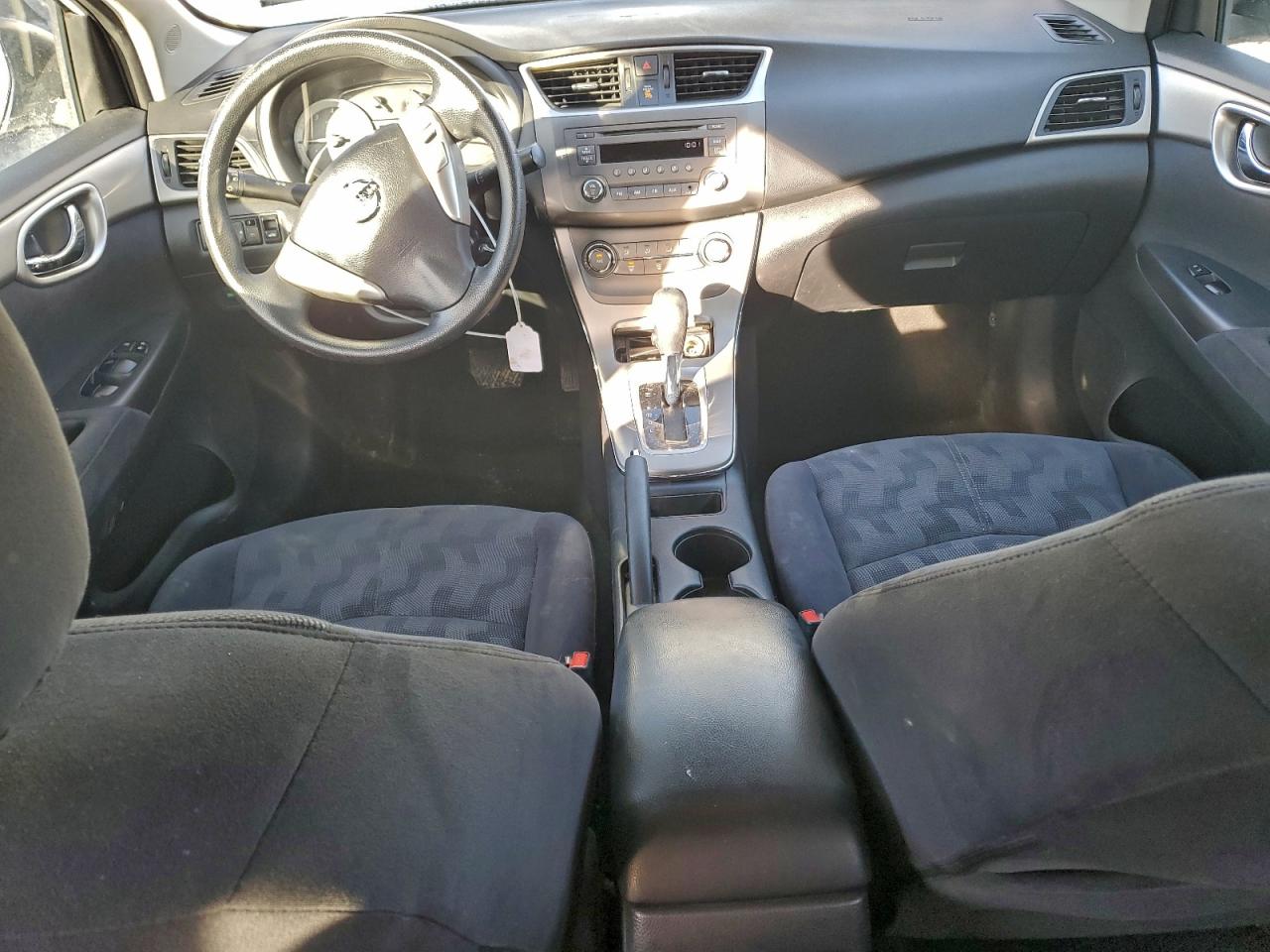 Nissan Sentra S Image 7